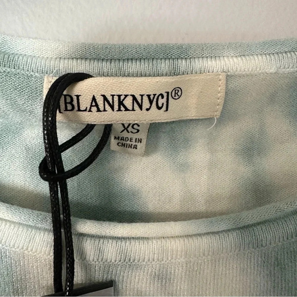 BlankNYC Women’s Long Sleeve Tie Dye Rounded Hem Crewneck Casual Shirt Sz XS NWT - Picture 4 of 10